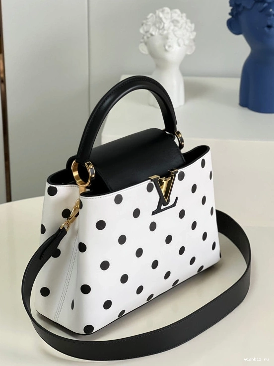 WIS MM CAPUCINES LOUIS VUITTON 0718